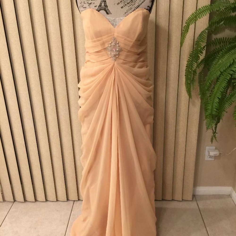 GOLD CHIFFON FORMAL GOWN SIZE 14